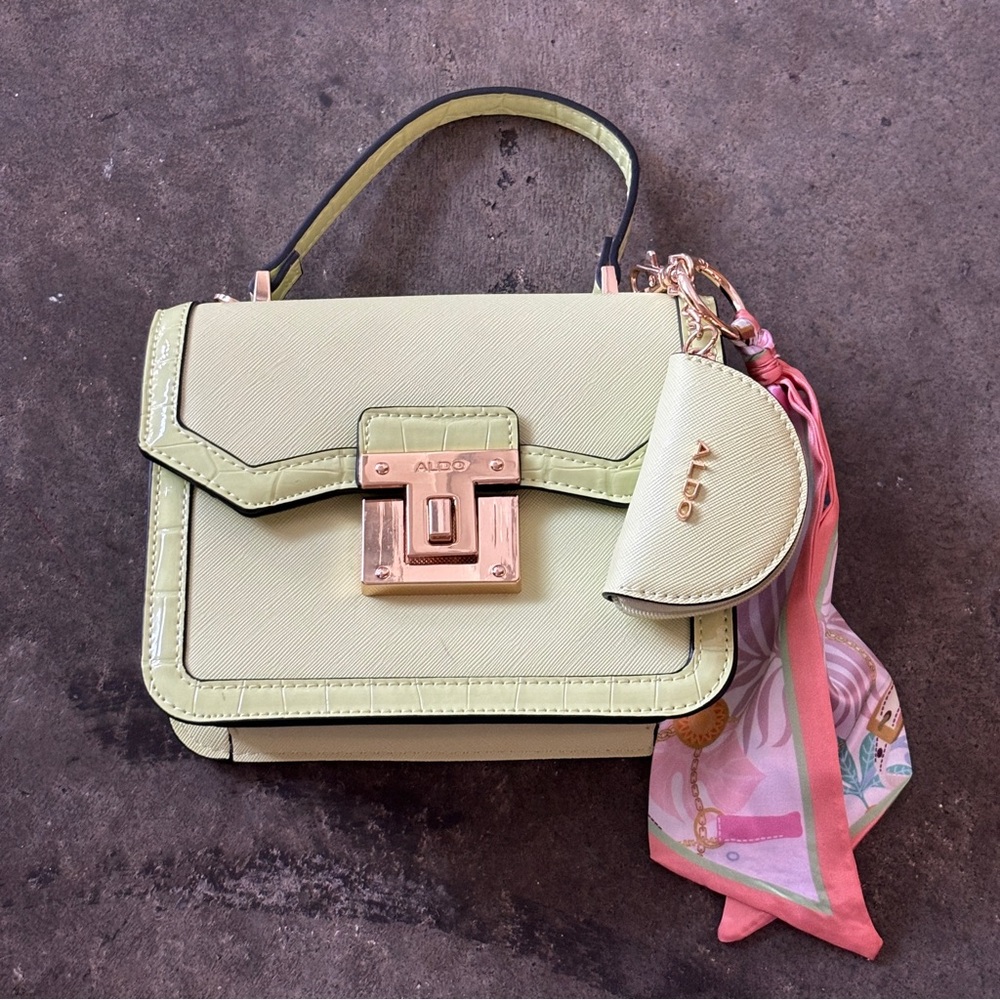NWOT Aldo Adrohanad Top Handle Bag